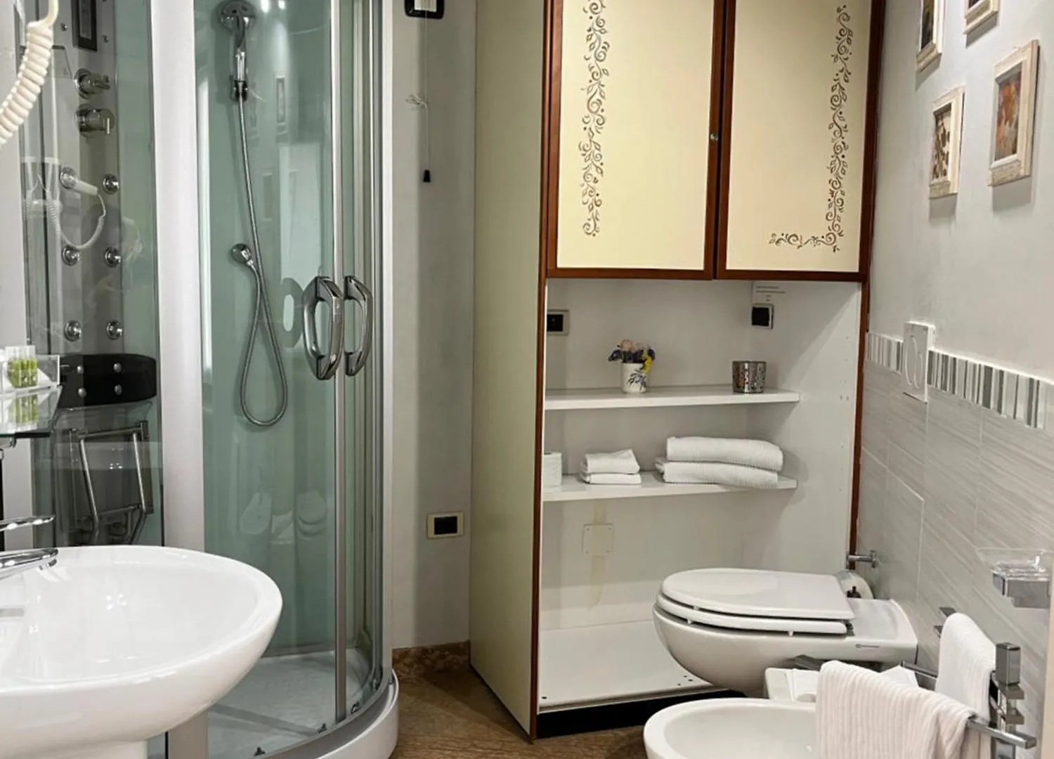 Bed and Breakfast Relais Ponte Pietra Verona 2*,  Italien