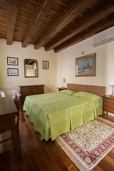 Relais Ponte Pietra Bed & Breakfast