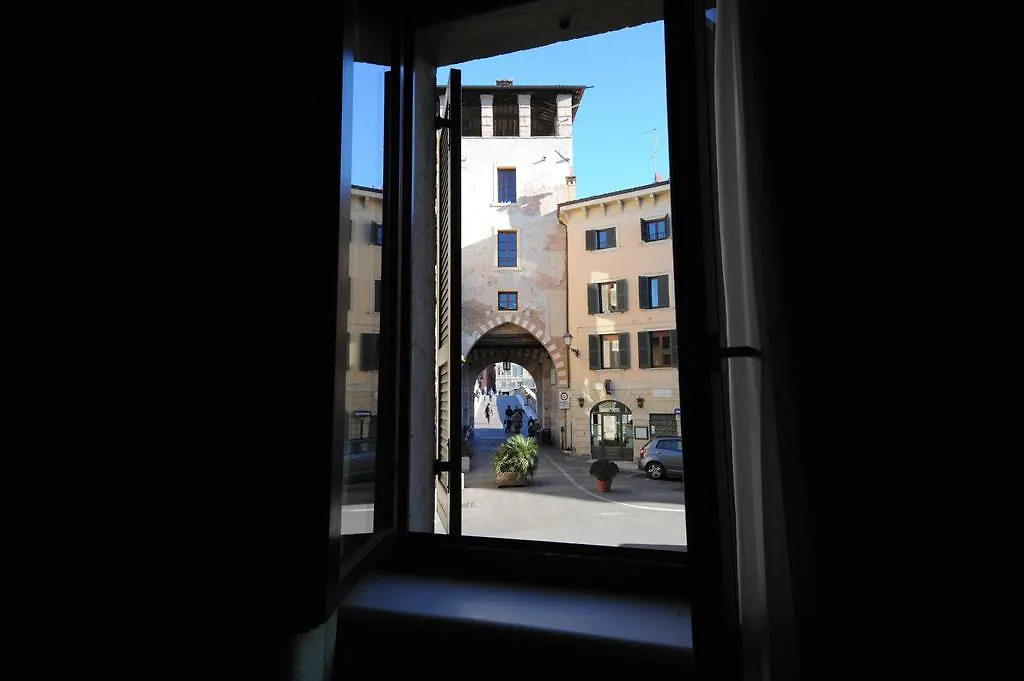 Relais Ponte Pietra Bed & Breakfast